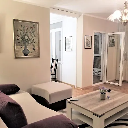 アパート Arena West ベオグラード