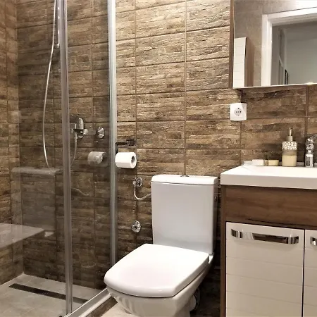 Arena West アパート *