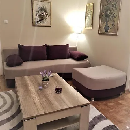 アパート Arena West ベオグラード