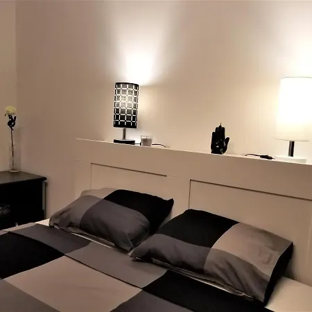 アパート Arena West